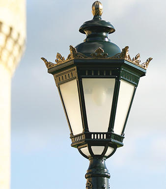 Lampadaire extérieur classique Roger Pradier Citadelle couronne 116032_