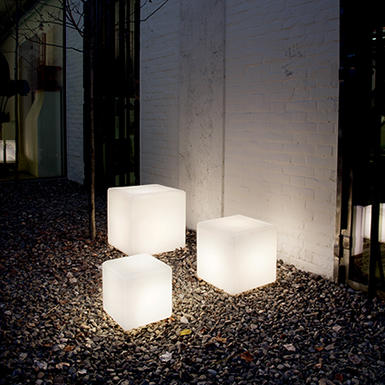 Objet lumineux LED HOME en PVC blanc